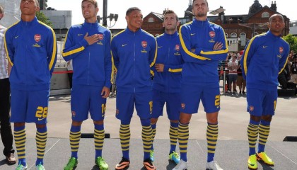 阿森纳梯队中场伊费·易卜拉欣随一队训练